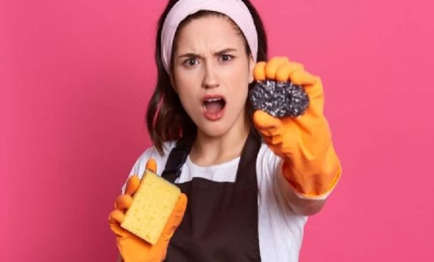 Cara Membersihkan Kerak Dinding Kamar Mandi Yang Mudah